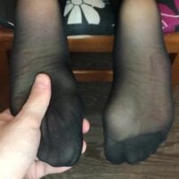 foot_lovers85's Offline Chat Room