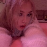 SABINA_LILLOS19's Offline Chat Room