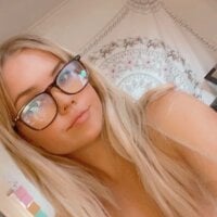 Deveryrose3's Offline Chat Room