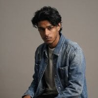 RavenKisses webcam model