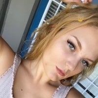 xxxlayla's Offline Chat Room