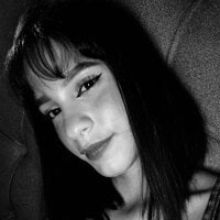 MiiaColliins webcam model