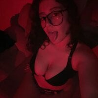 Amber_rose_outdoors webcam