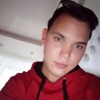 Nikol_Stafford's Offline Chat Room