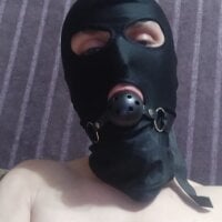 Straponist's Offline Chat Room