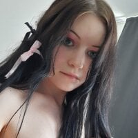 DragonFoxie webcam model