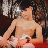 isaac_saenzs webcam model