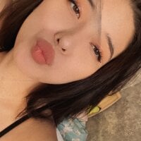 Mae_Deni's Offline Chat Room