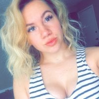 briellelust's Offline Chat Room