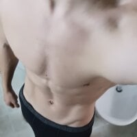 leccamel0's Offline Chat Room