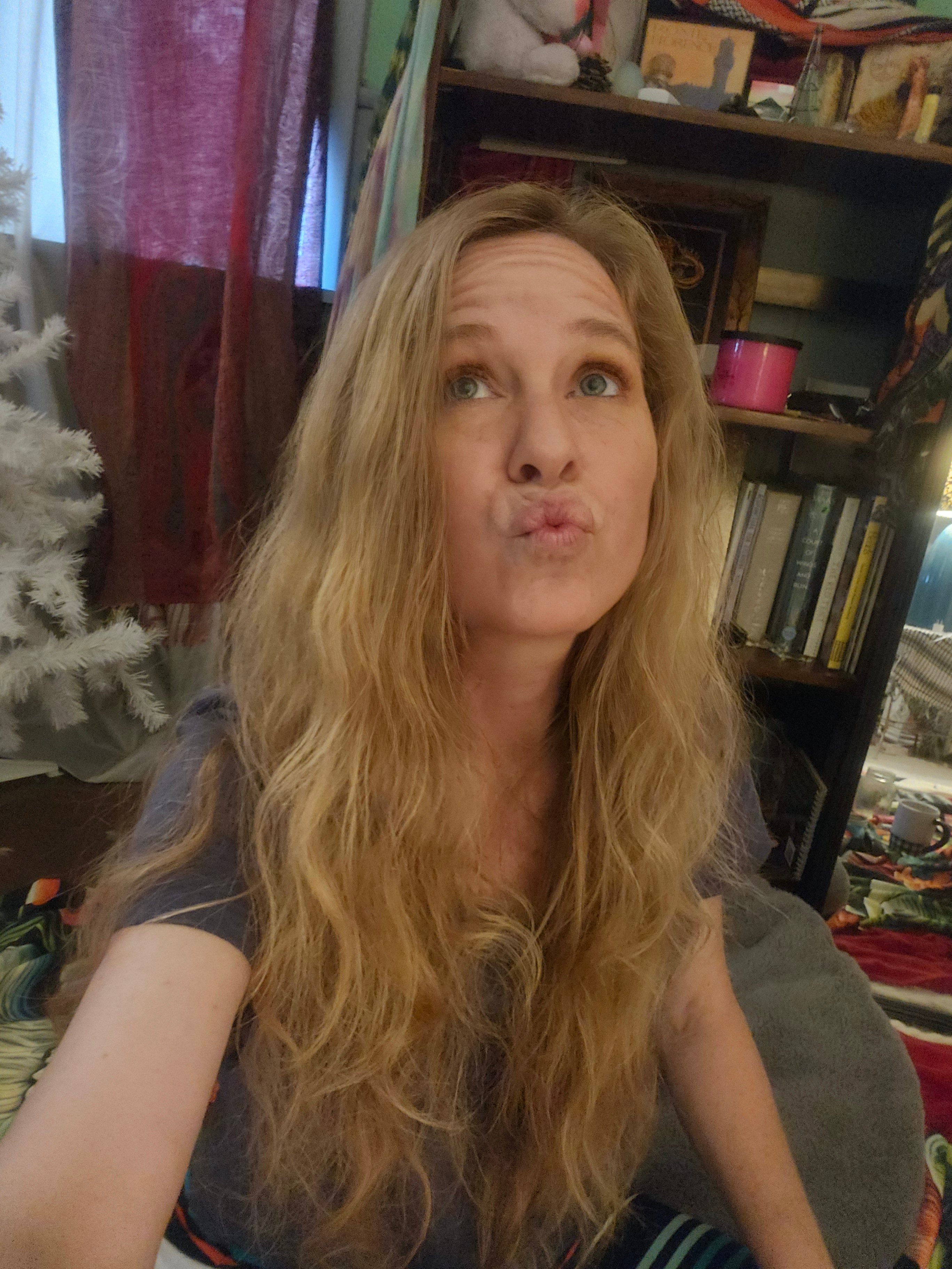 Clipurile și înregistrările cu Embershines goală | Stripchat Global