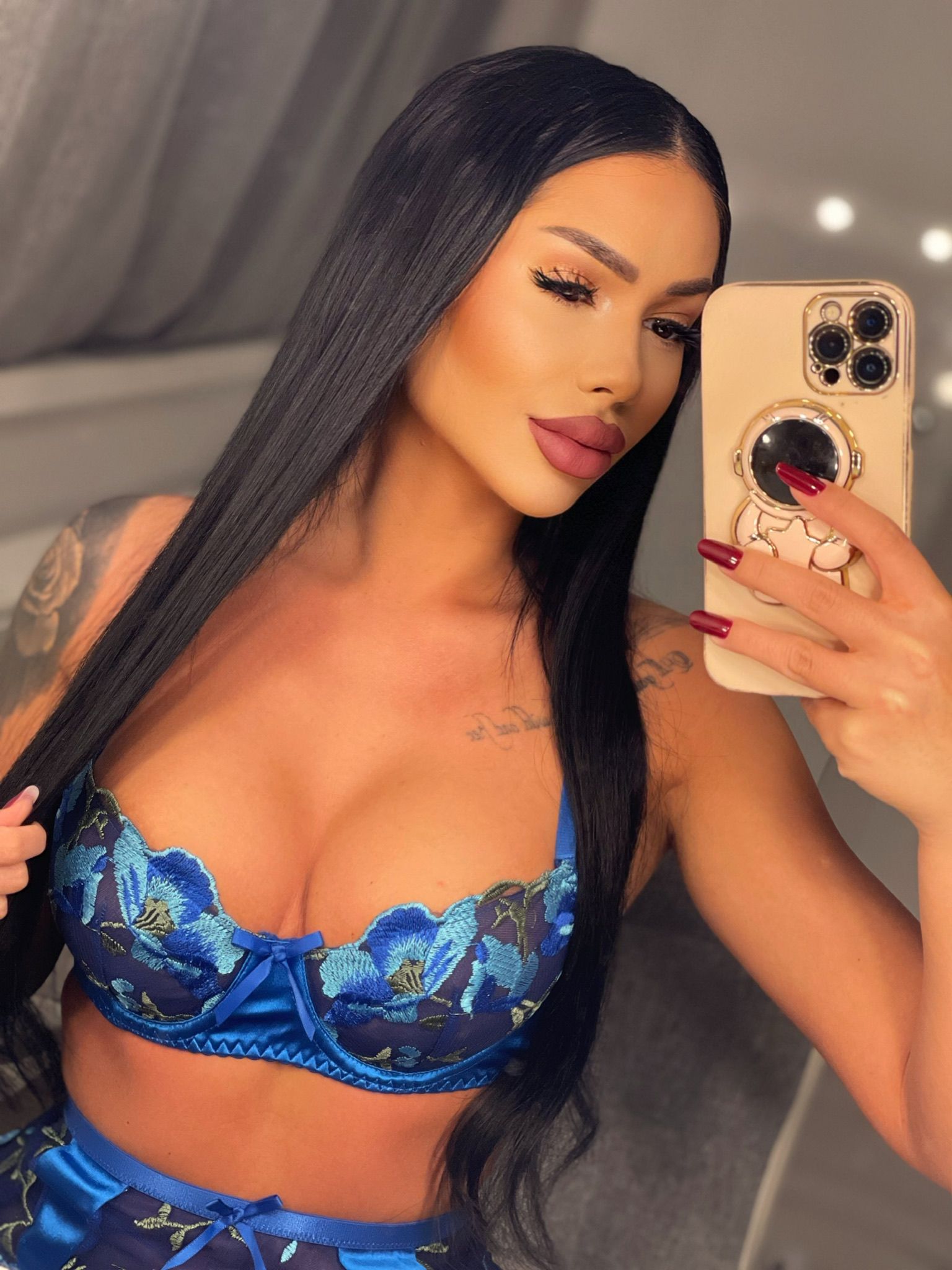 Alisonrouges XXX Videos & Recorded Live Shows | xHamsterLive