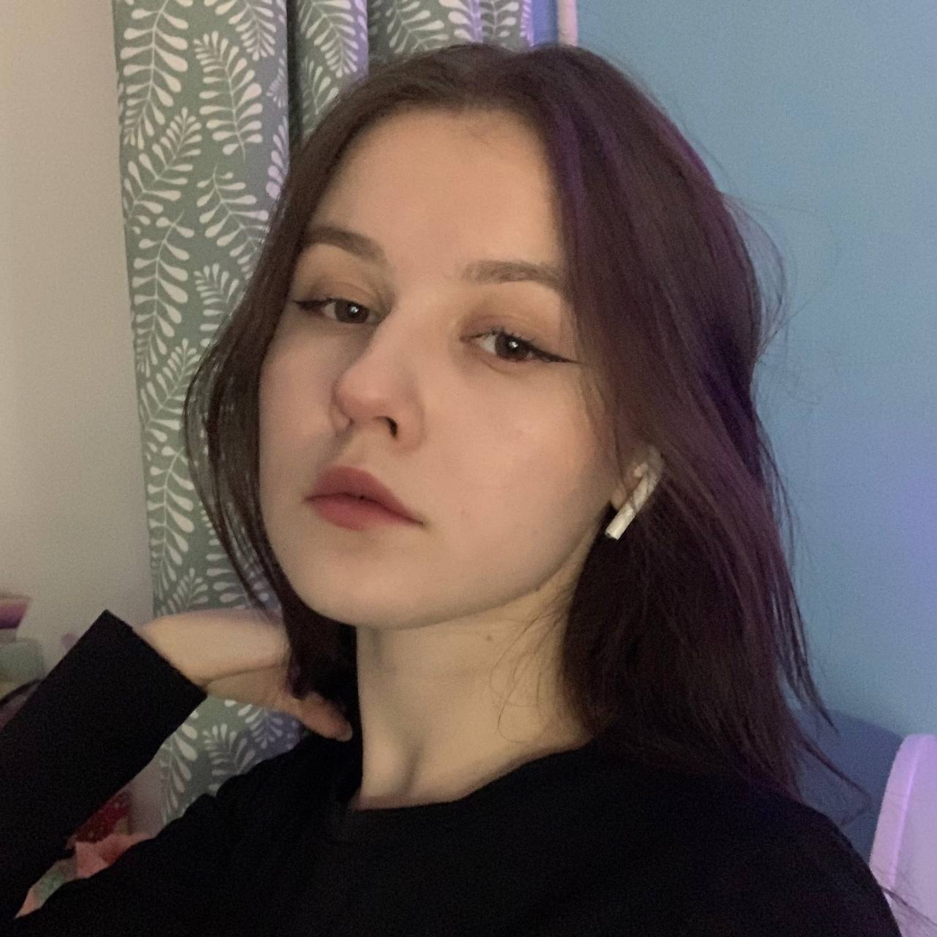 juliadavis-cam-model-profile-stripchat
