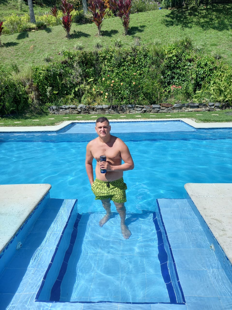 perfil-modelo-webcam-zeushotsex-stripchat