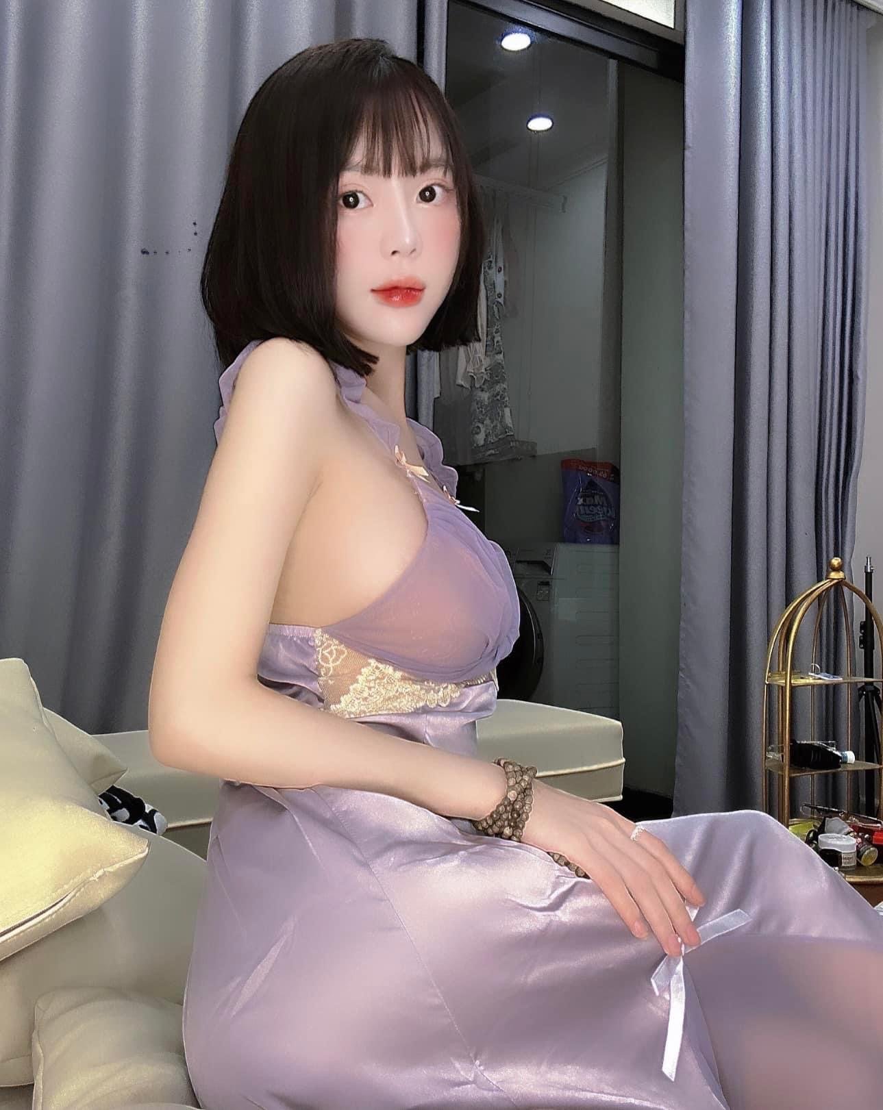Jasmineie Cam Model: Free Live Sex Show & Chat | Stripchat