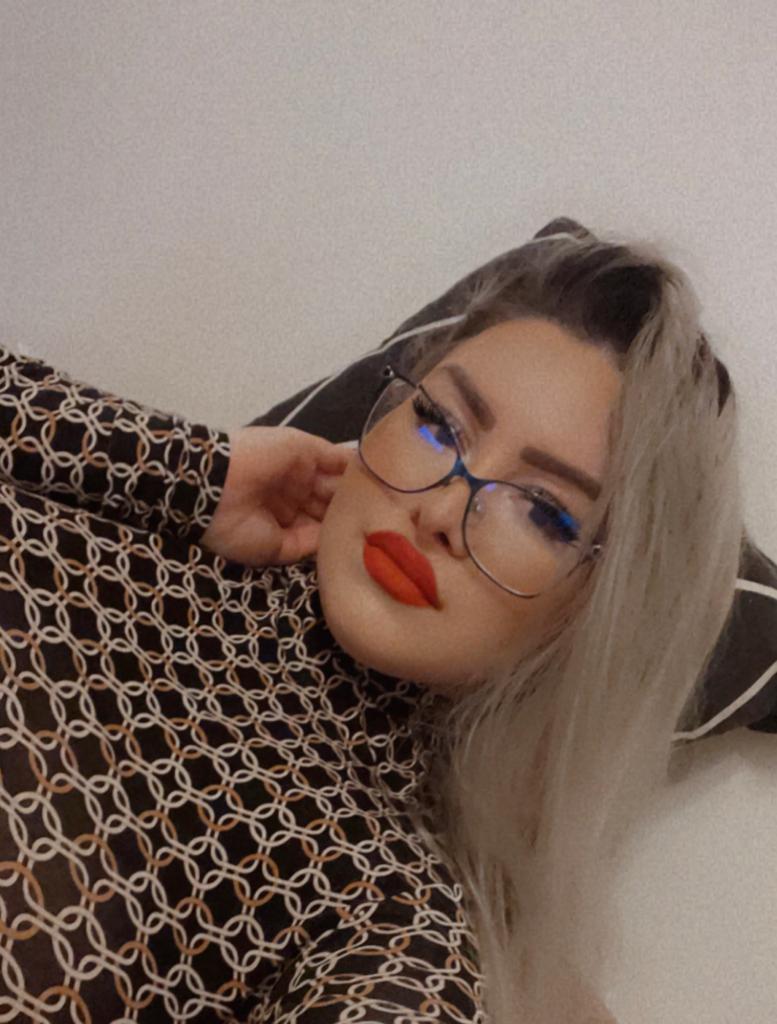 AmyHaze Webcam Model Profile xHamsterLive