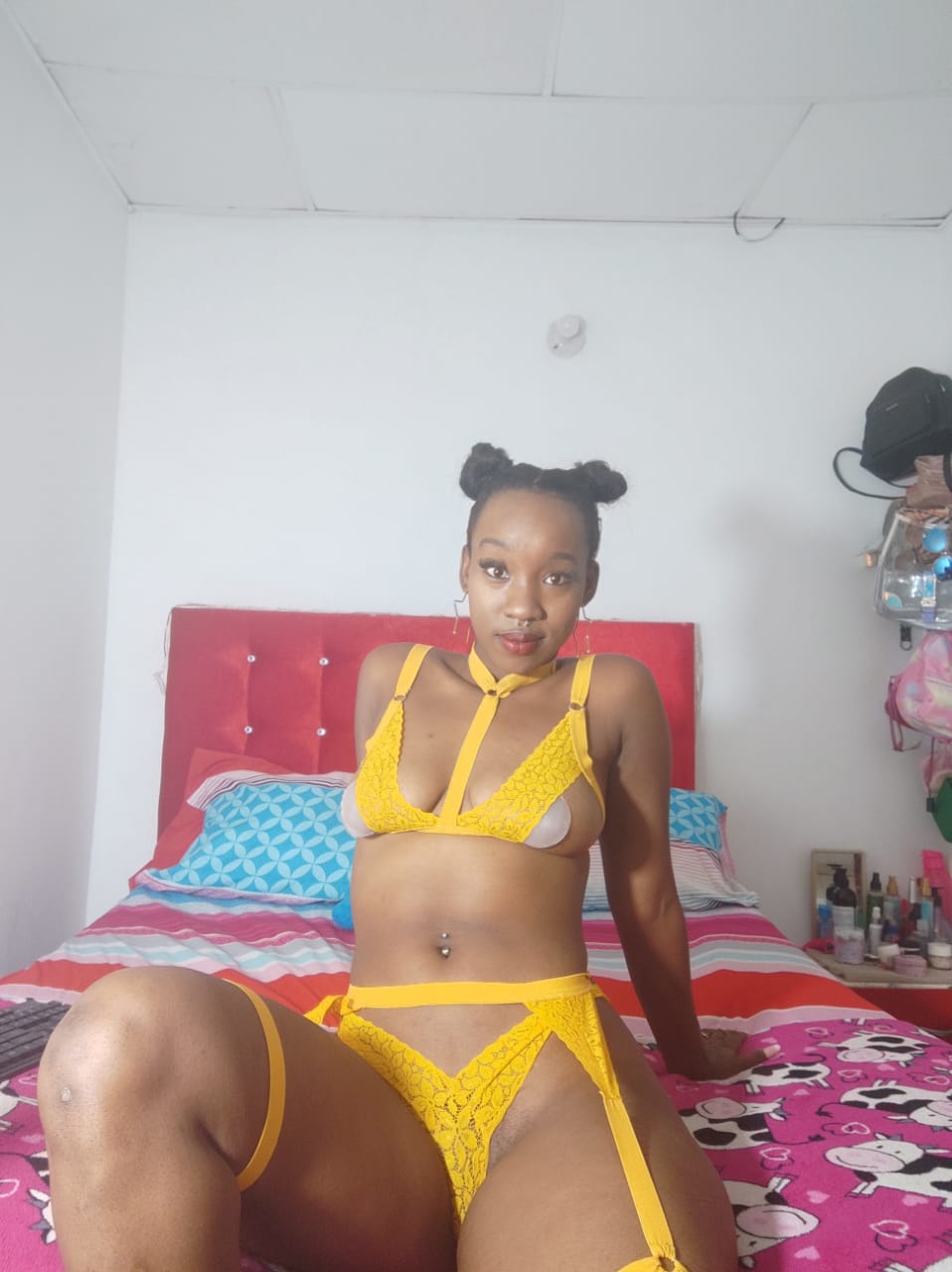 Modèle de Webcam QueenBarbie : Show porno gratuit en direct | Stripchat