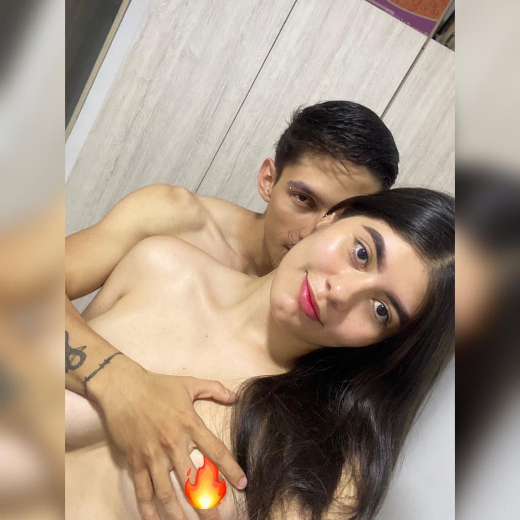 Galería de fotos sexys de Coupleteen19 con fotos de desnudos Stripchat