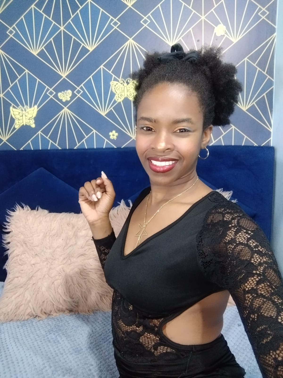 Ameli_ebony Webcam Model Profile xHamsterLive