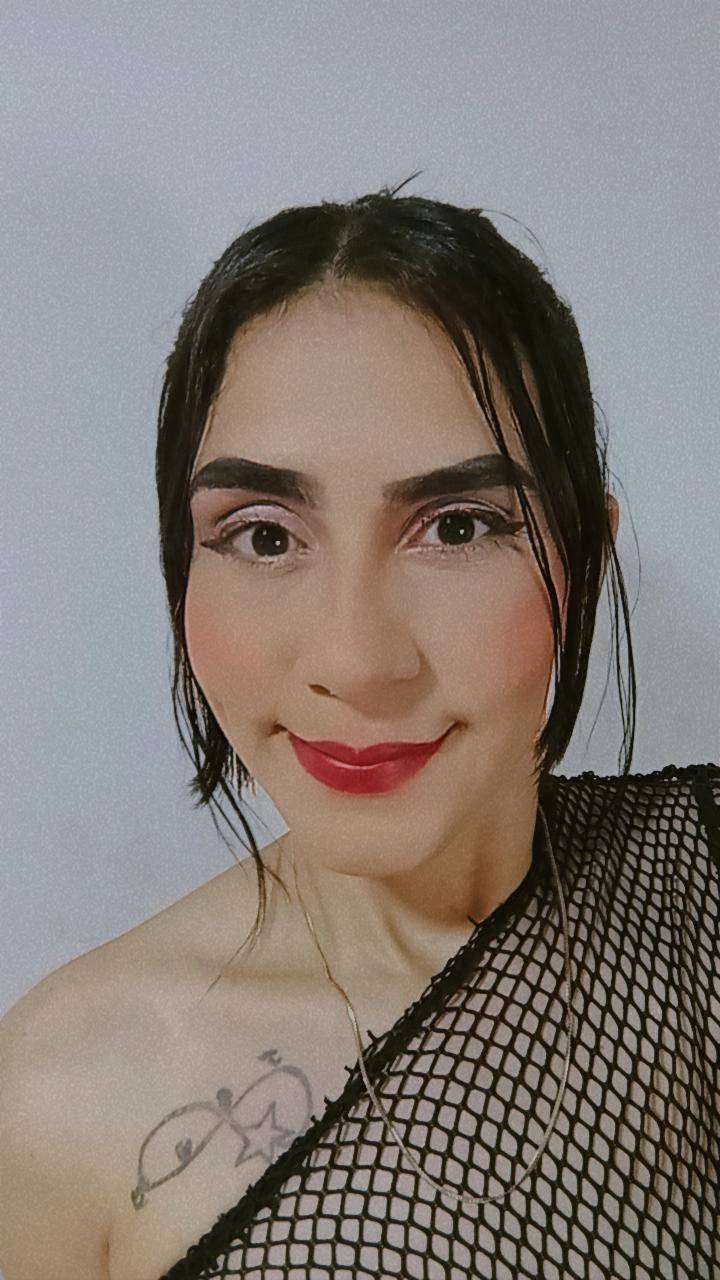 Emy_0 Cam Model Profile | Stripchat