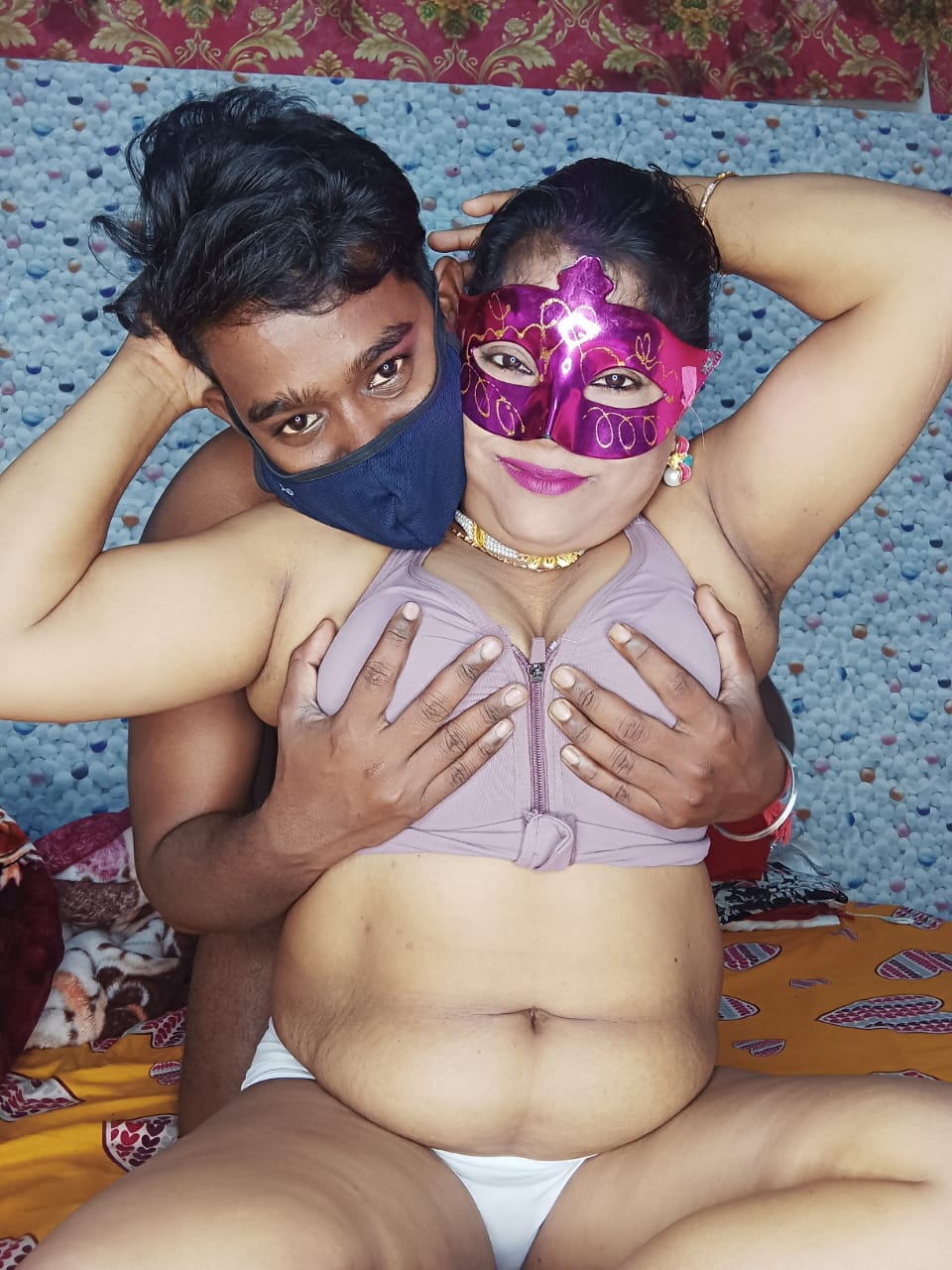 Mummy-beta Webcam Model Profile | xHamsterLive