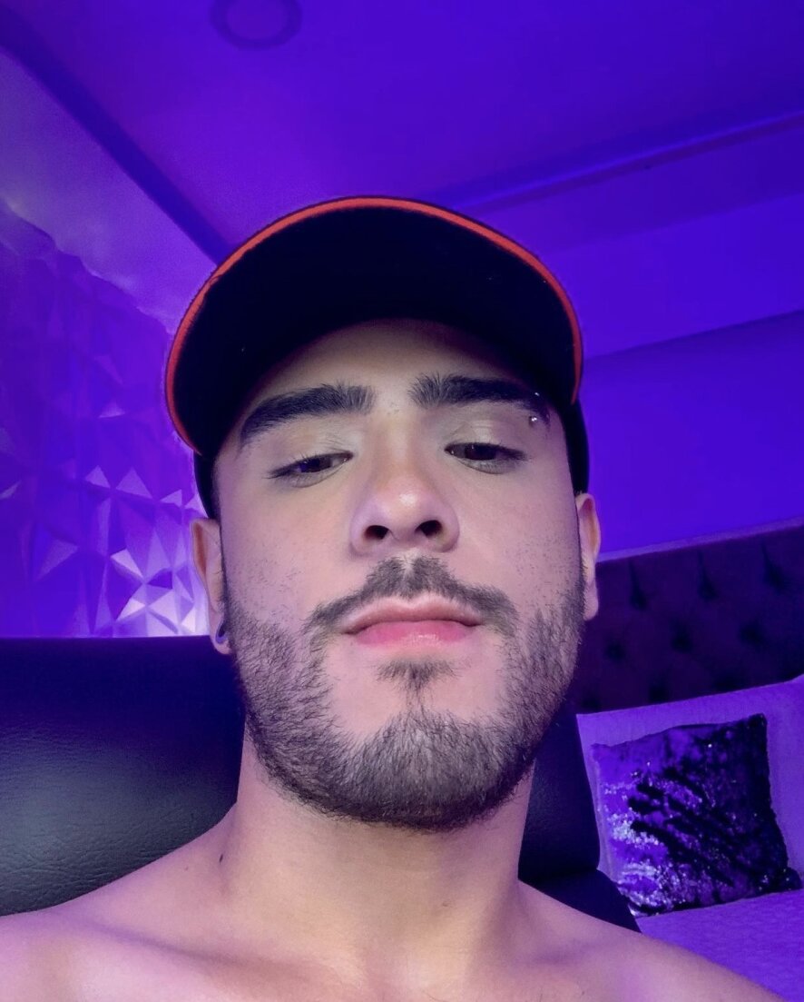imferrer-webcam-model-profile-xhamsterlive