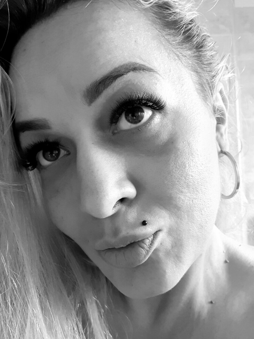 RuxyHugeEE Cam Model Profile | Stripchat