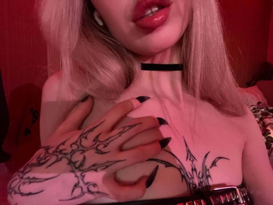 Goth_tv 主播個人資料 | Stripchat