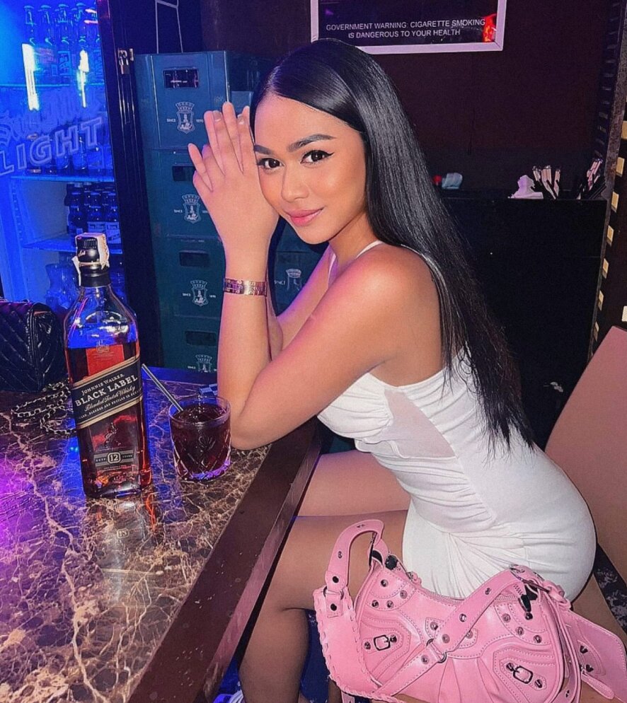 WeezyBabyXoxo Cam Model Profile | Stripchat