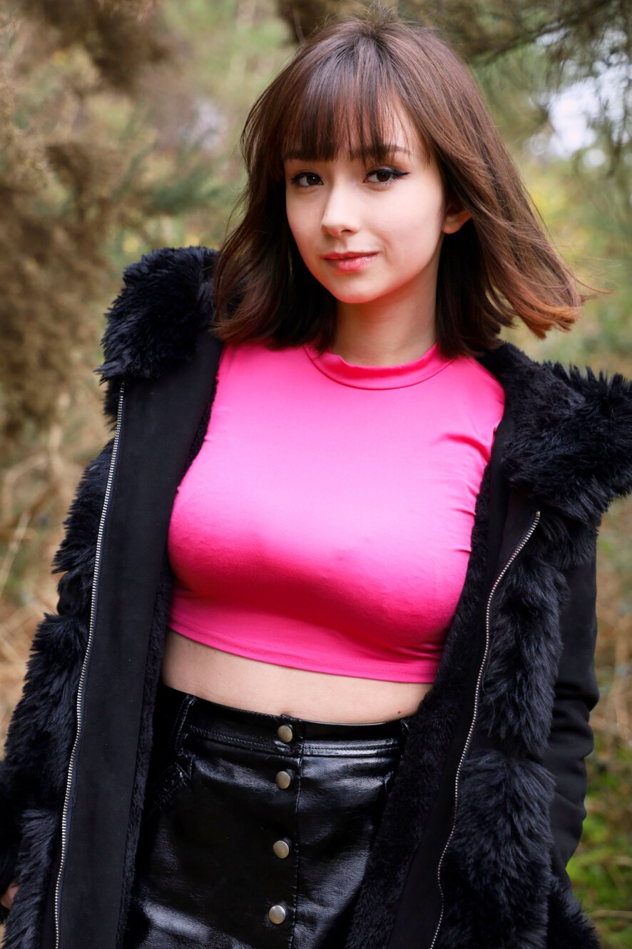 PetiteAbbyyX Webcam Model Profile | xHamsterLive