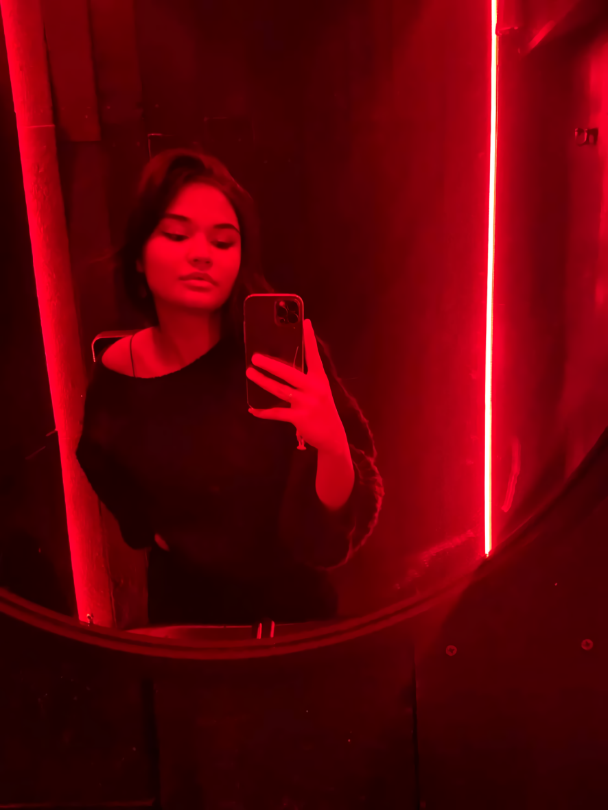 helenlowe-cam-model-profile-stripchat