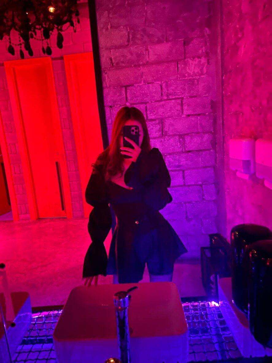miki-min-cam-model-profile-stripchat