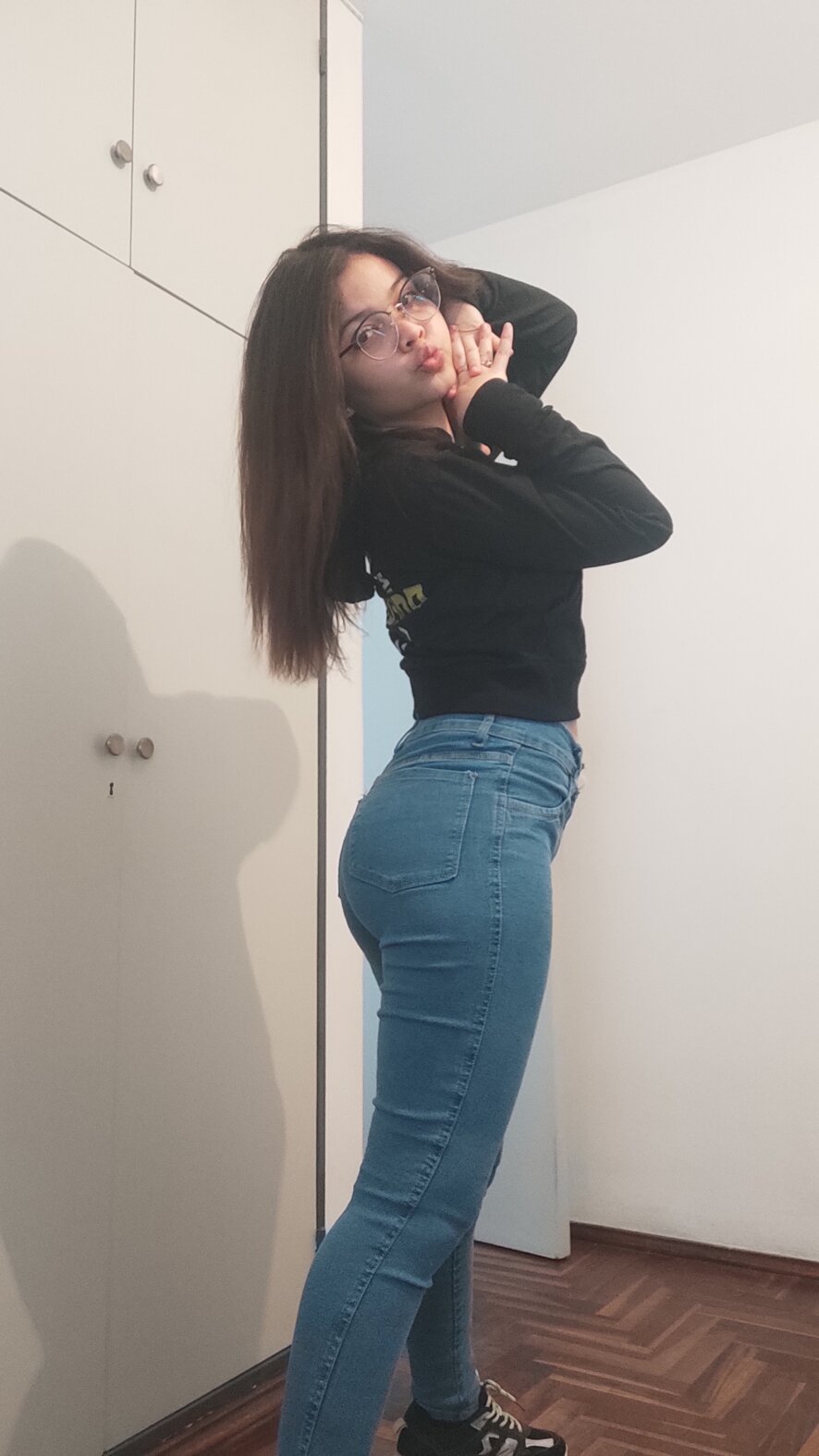 JunoR1999 Cam Model Profile Stripchat