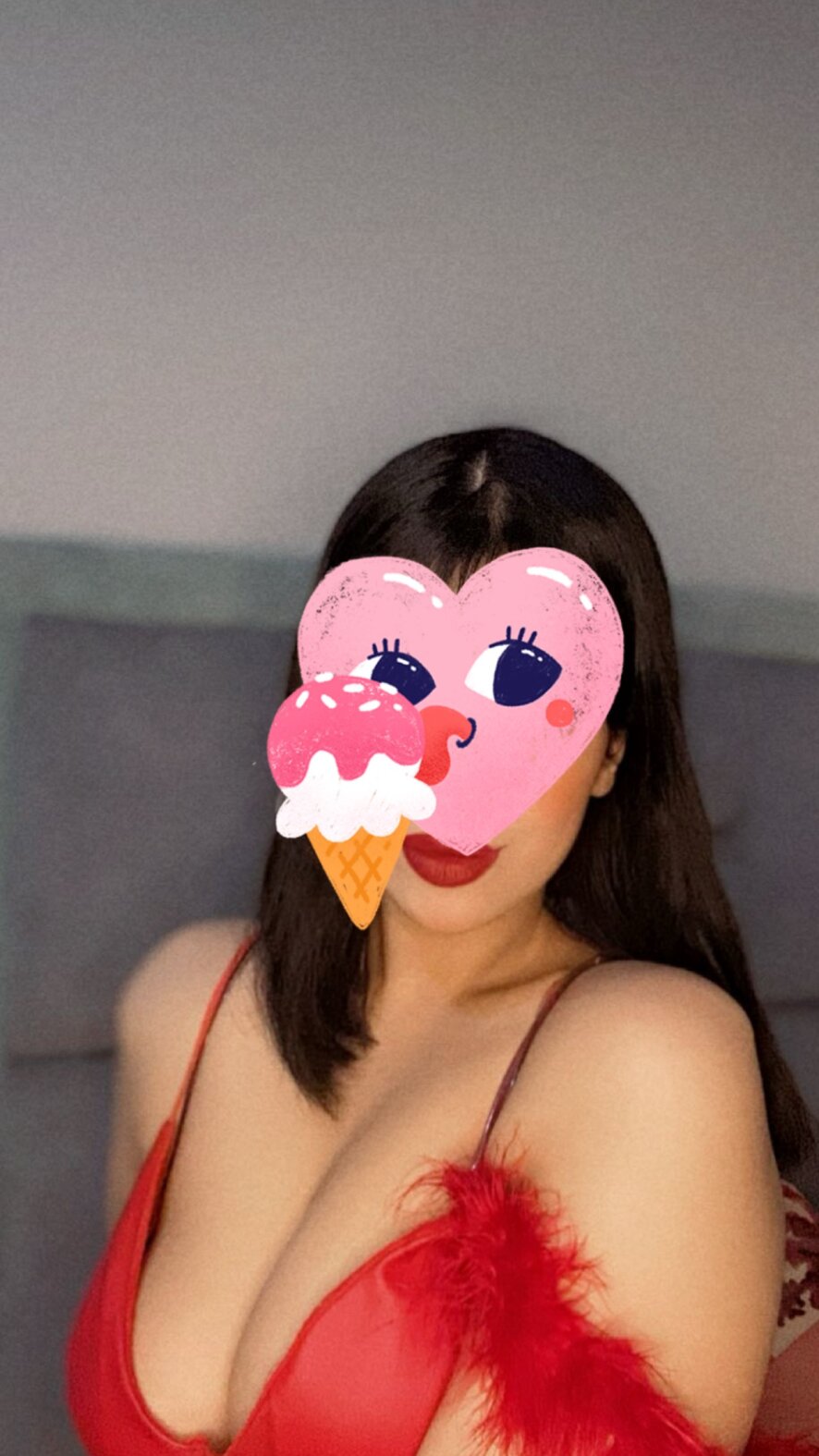 Mouuna_2002 Cam Model Profile | Stripchat