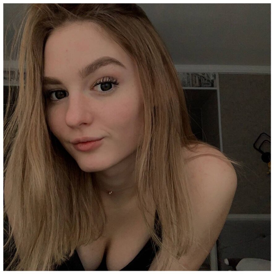 Juliaflow主播简介 | Stripchat