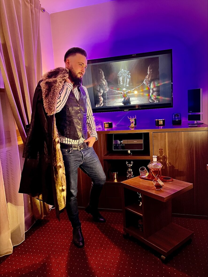 Alpha__Master Cam Model Profile | Stripchat