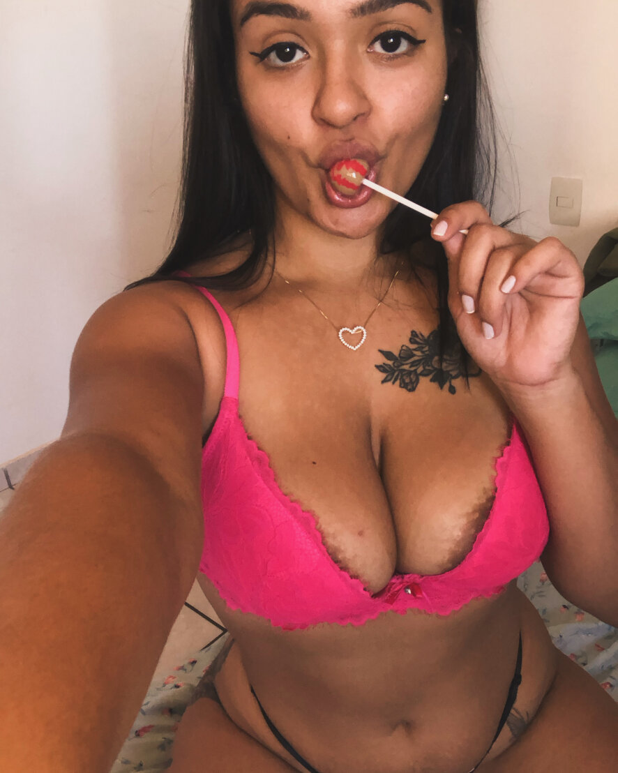 Manuuzinha20_ Cam Model Profile | Stripchat