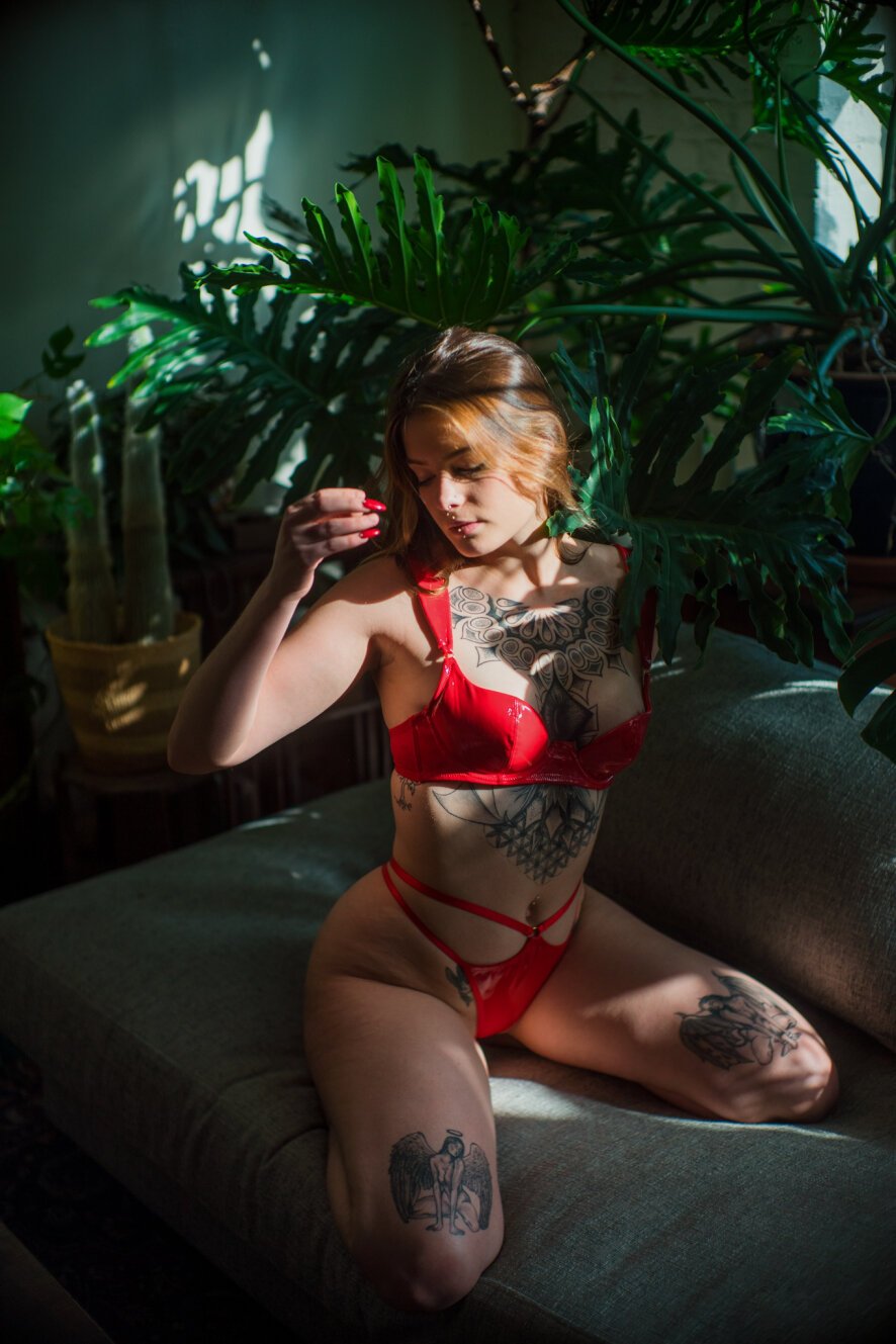 BellaBiddie Cam Model Profile | Stripchat