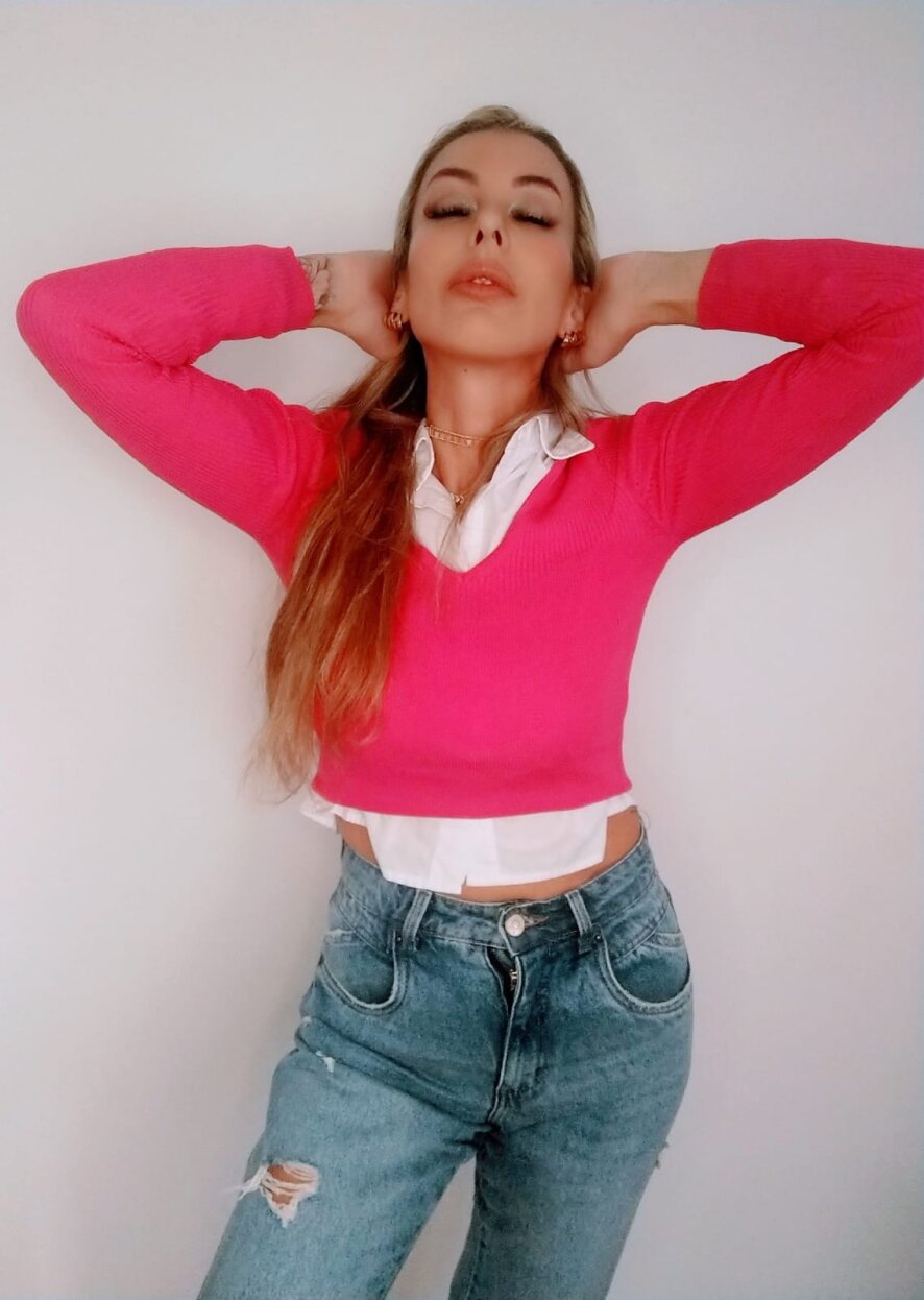 Carolinesampaio Cam Model Profile | Stripchat