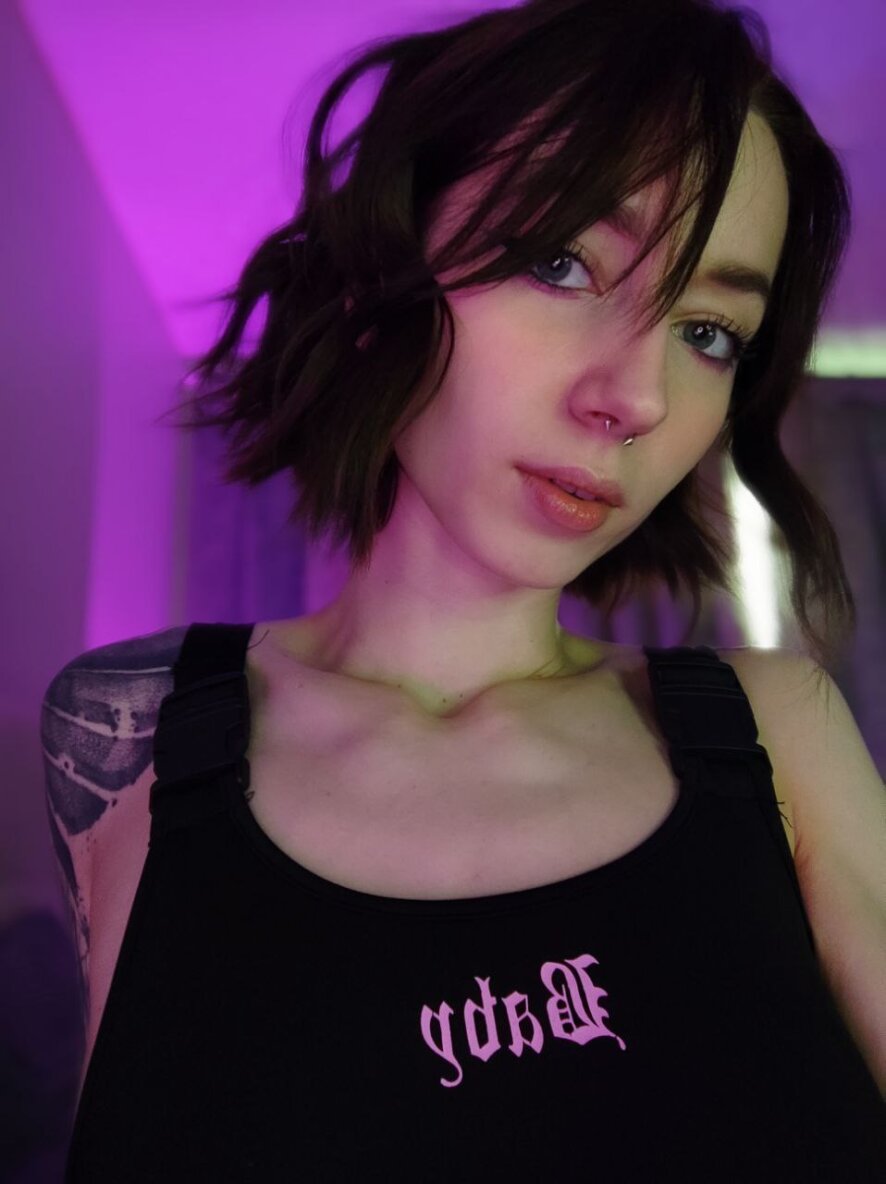 Luckysexydoll主播简介 | Stripchat