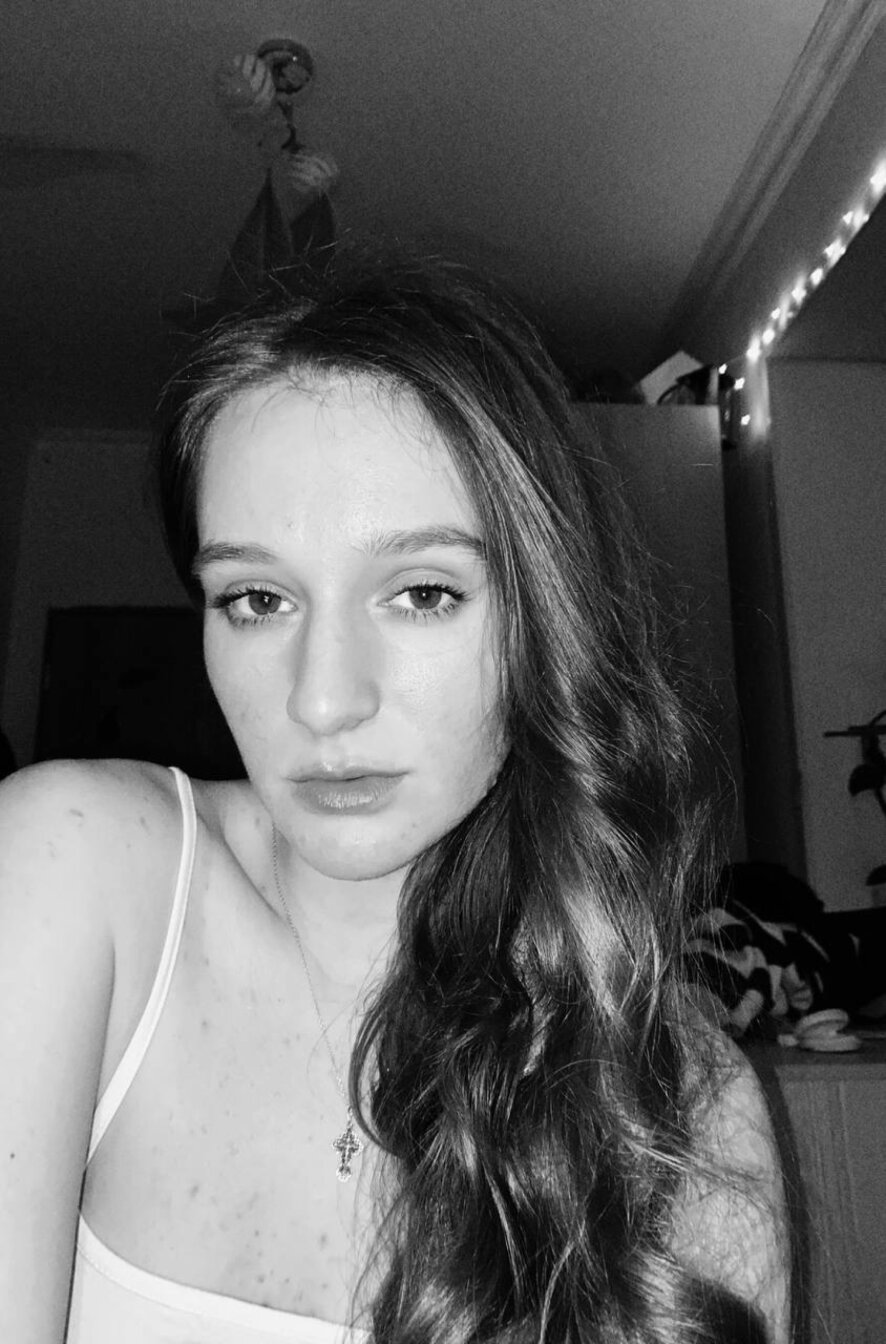 abigorfire-webcam-model-profile-xhamsterlive