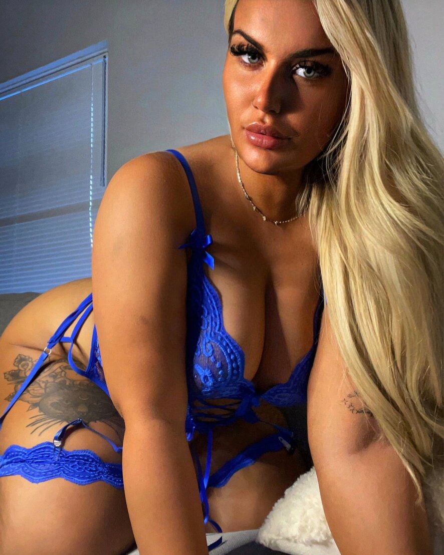 JosieBx Cam Model Profile | Stripchat