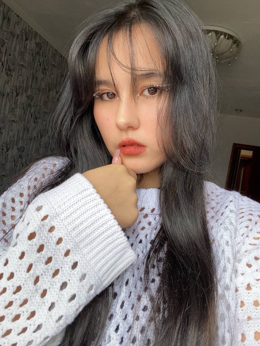 marieneal-cam-model-profile-stripchat