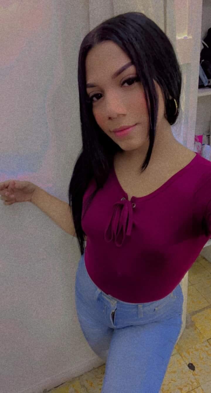 Oficial_angela Cam Model Profile | Stripchat