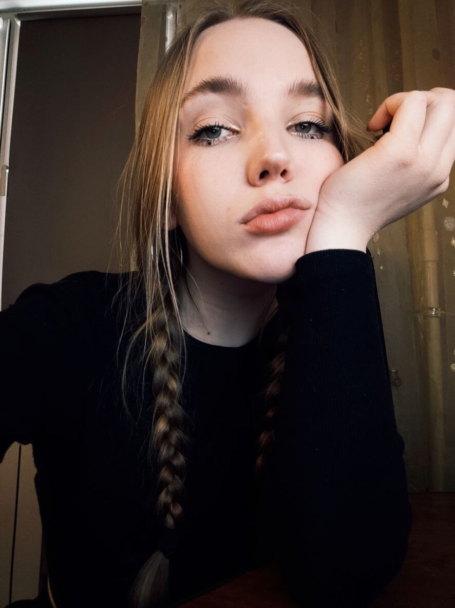 lady-baby-webcam-model-profile-xhamsterlive