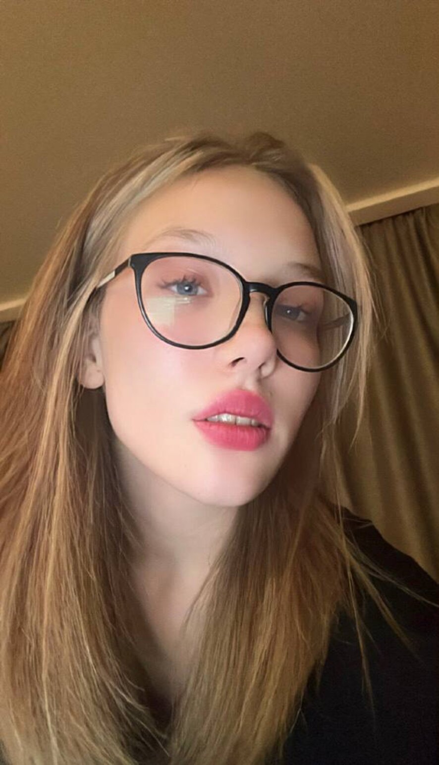 Ritaward webcam model profile xhamsterlive