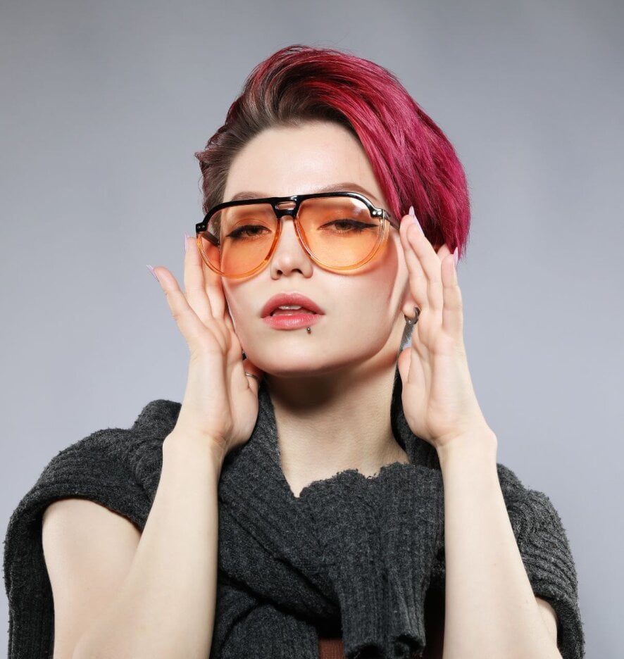 Crimson_Candy Cam Model Profile Stripchat