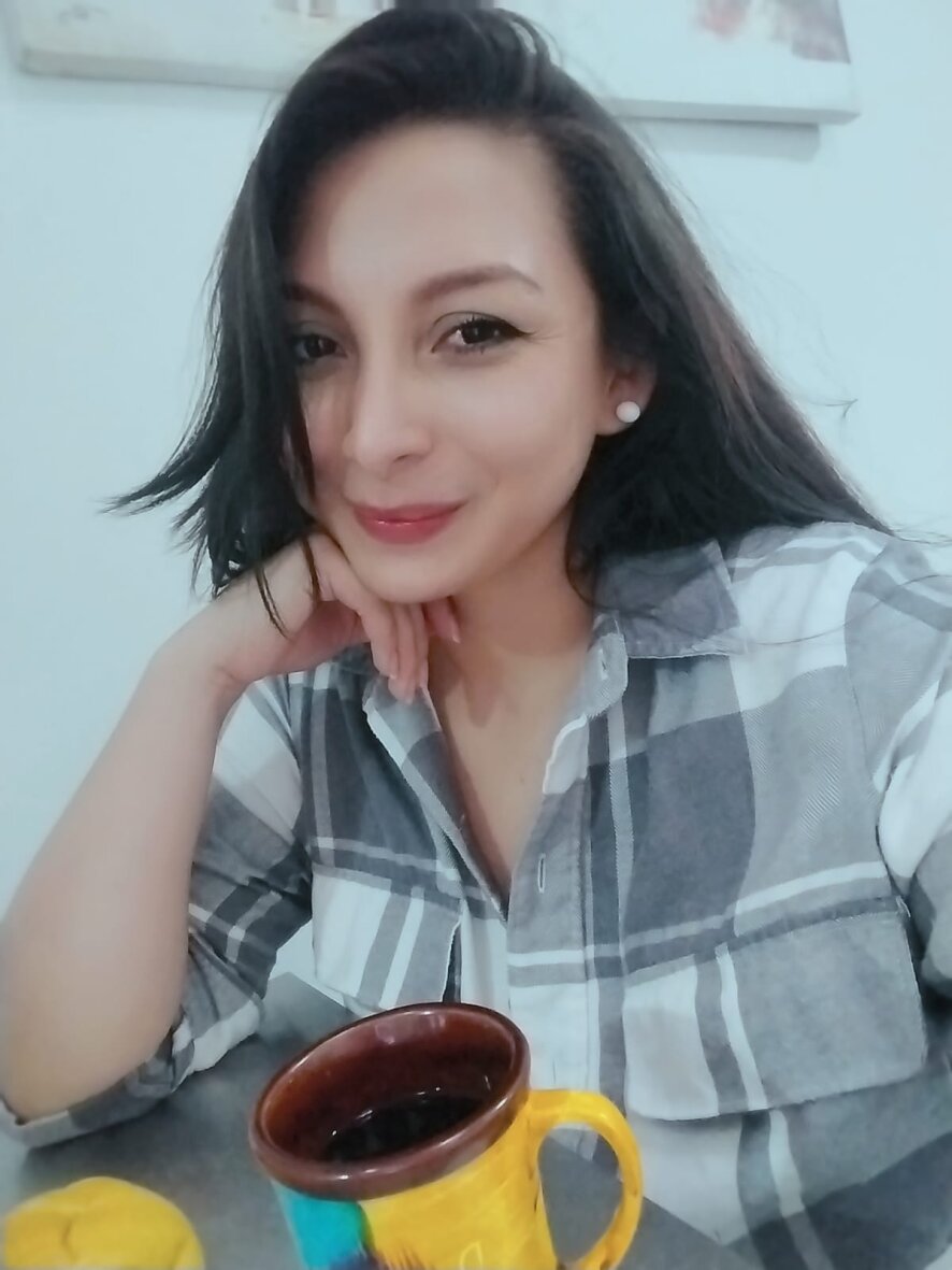 helen-latinlady-webcam-model-profile-xhamsterlive