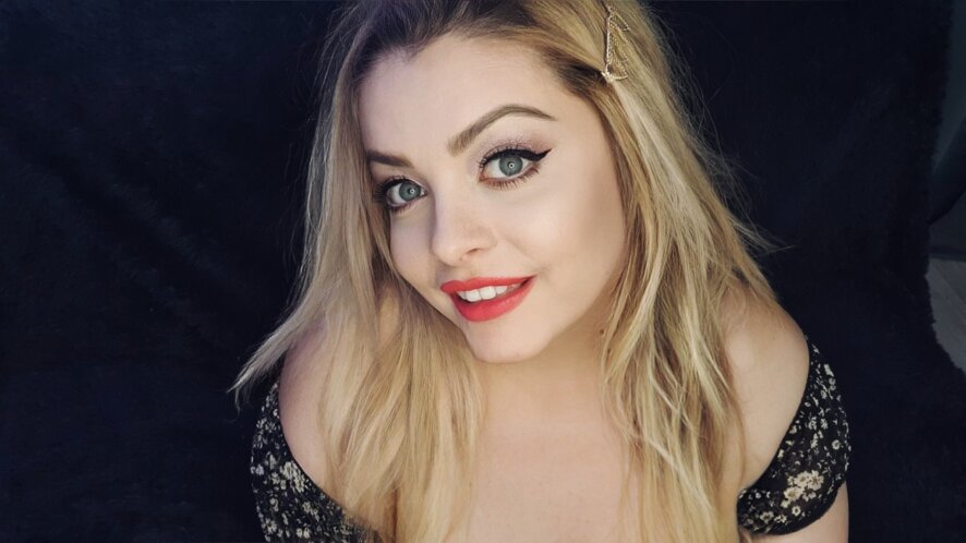 Clara4love Webcam Model Profile | xHamsterLive