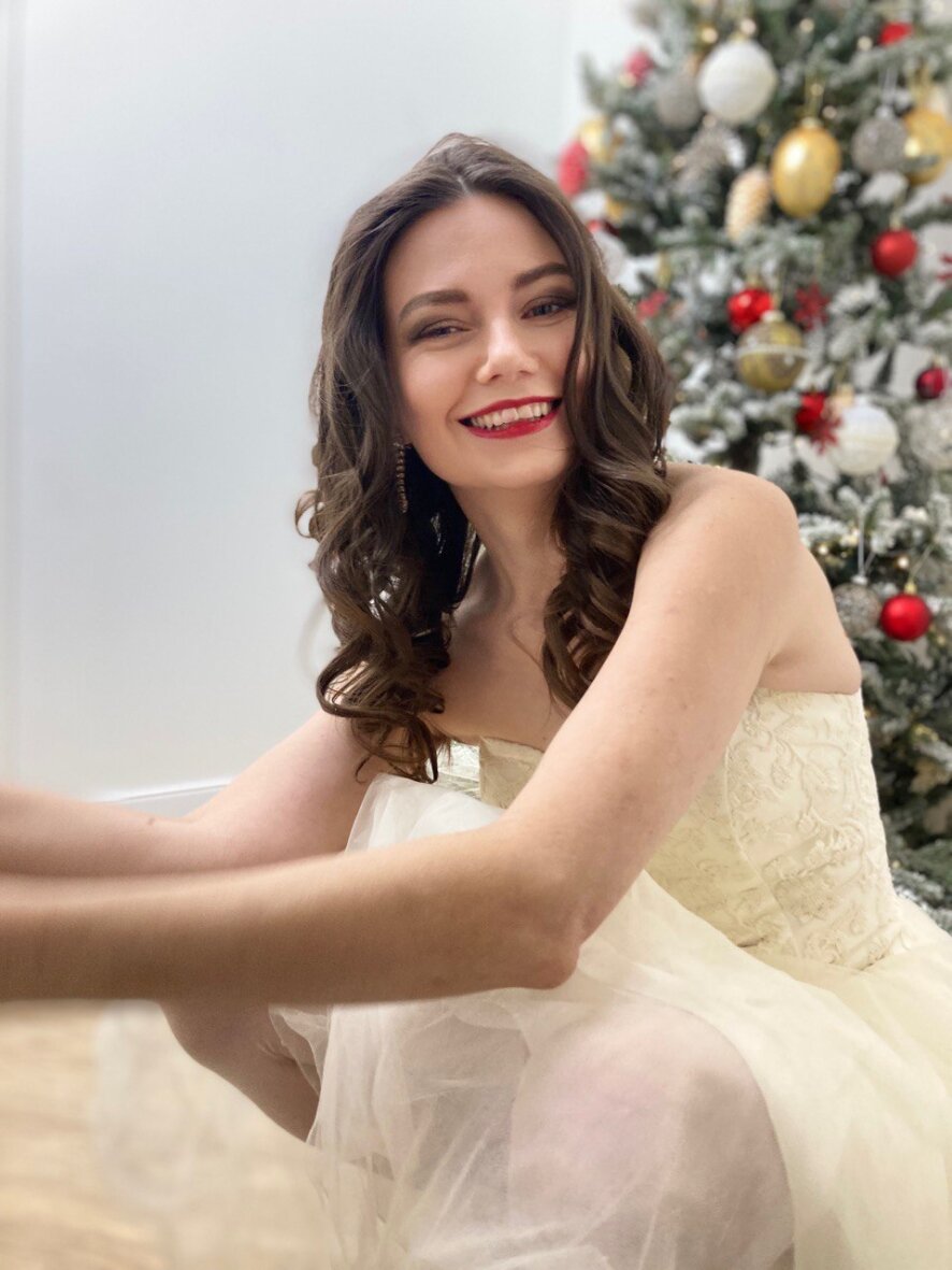 hairylola-webcam-model-profile-xhamsterlive